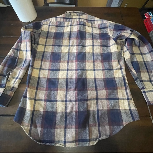 Wrangler Large Men’s Plaid Long Sleeved Button Down Shirt - Picture 2 of 3